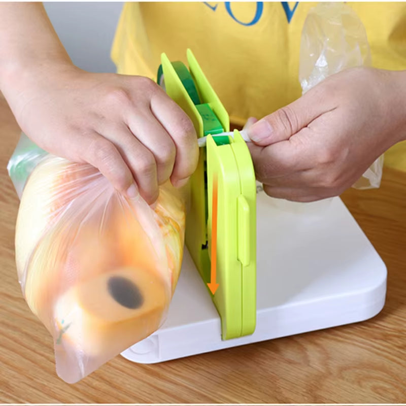 Mini Sealer Mini Practical Household Food Plastic Packing Bag Hand Press Seal Machine Kitchen Accessories Handy Food Packaging